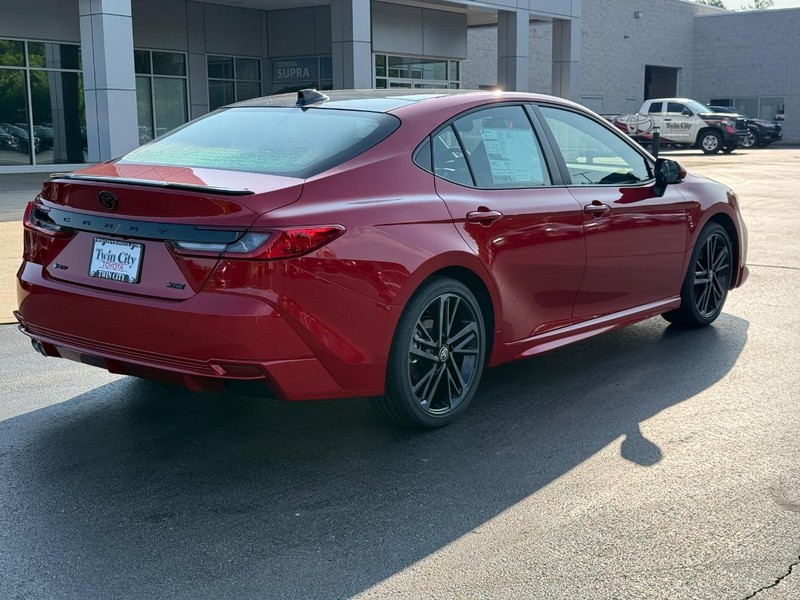 Toyota Camry Vehicle Image 3