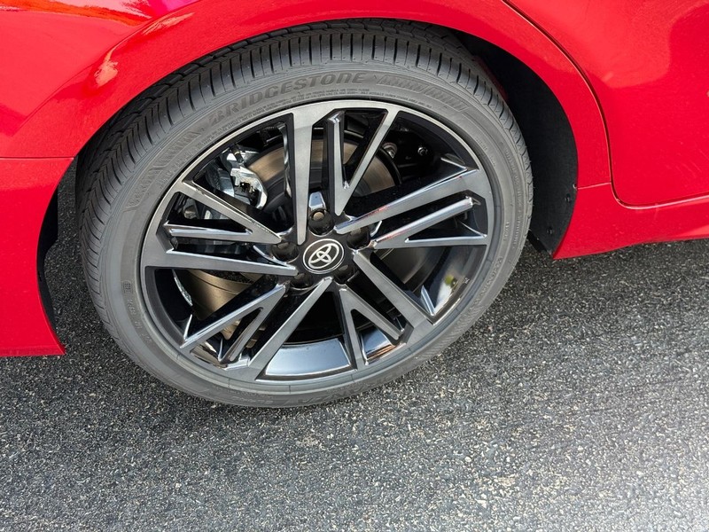 Toyota Camry Vehicle Image 5