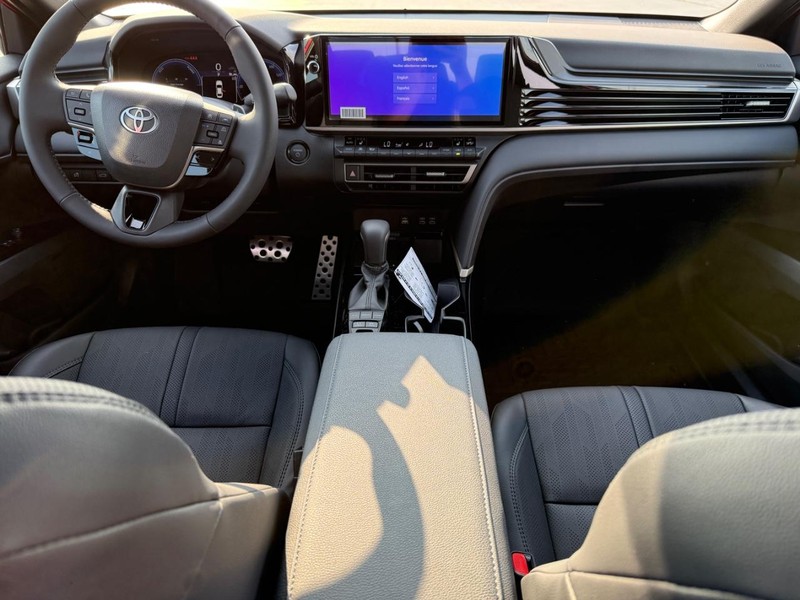 Toyota Camry Vehicle Image 7