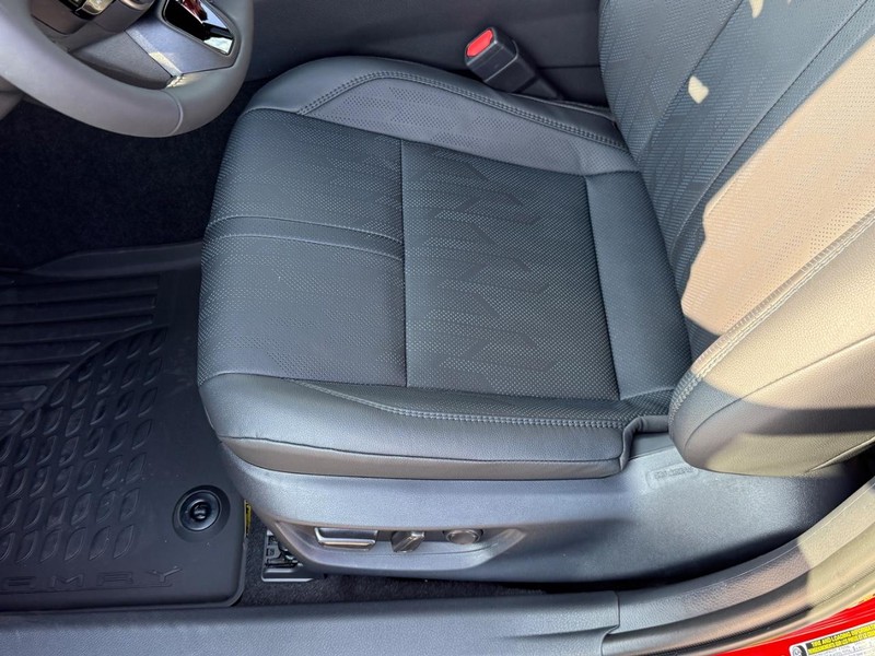 Toyota Camry Vehicle Image 11