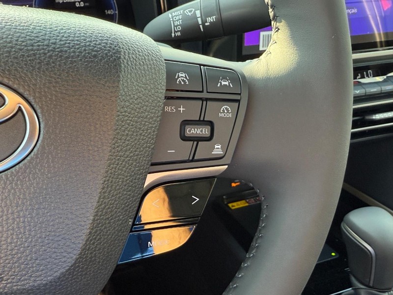 Toyota Camry Vehicle Image 13