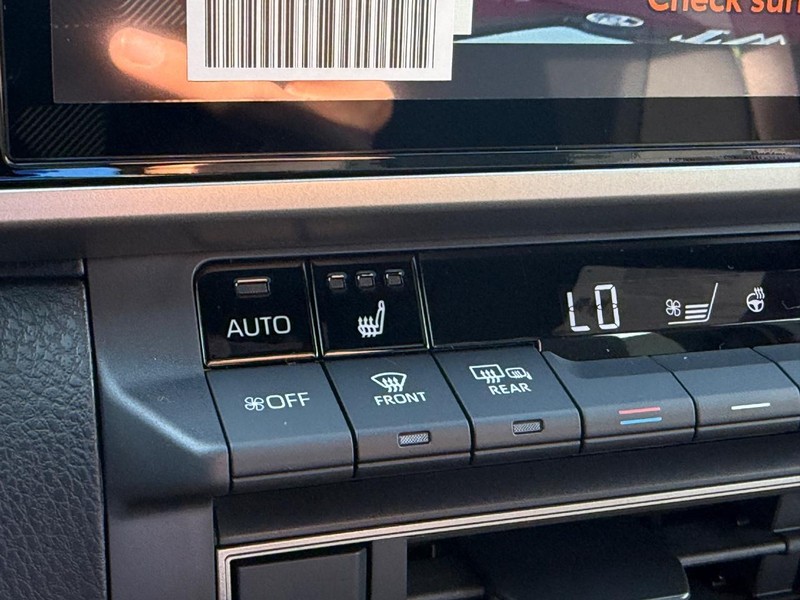 Toyota Camry Vehicle Image 16