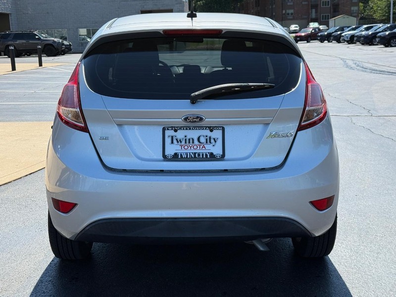 Ford Fiesta Vehicle Image 5