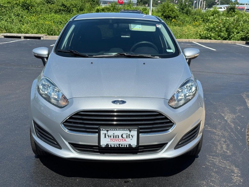 Ford Fiesta Vehicle Image 9