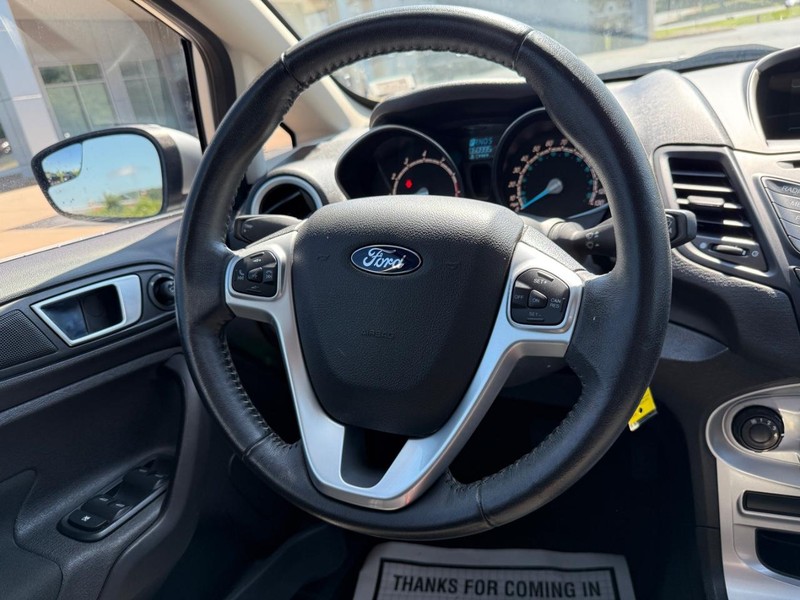 Ford Fiesta Vehicle Image 12