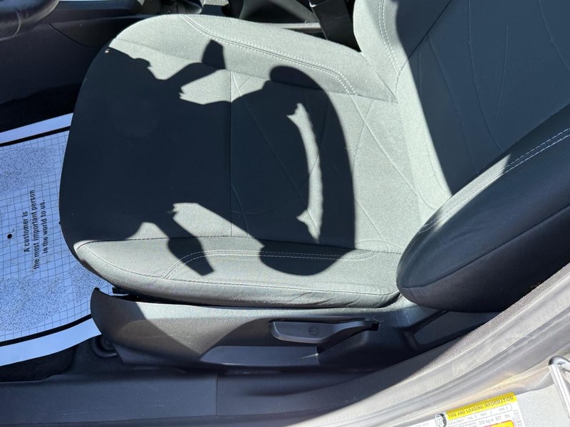 Ford Fiesta Vehicle Image 15