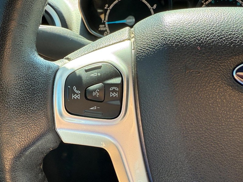 Ford Fiesta Vehicle Image 16