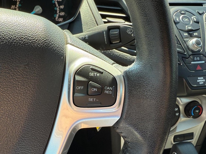 Ford Fiesta Vehicle Image 17