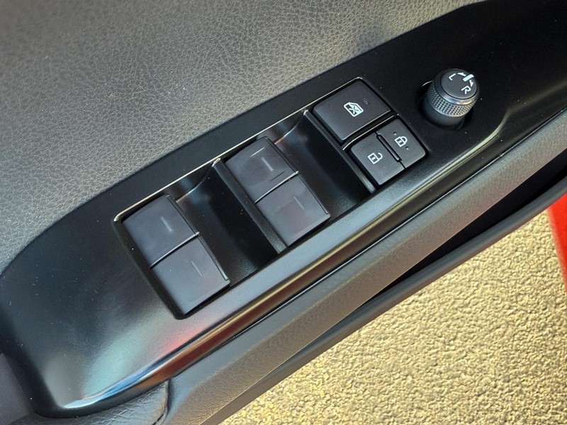 Toyota Camry Vehicle Image 10