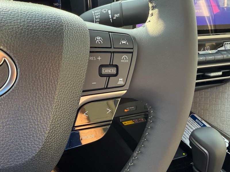 Toyota Camry Vehicle Image 13