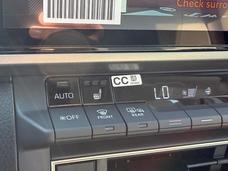 Toyota Camry Vehicle Image 16