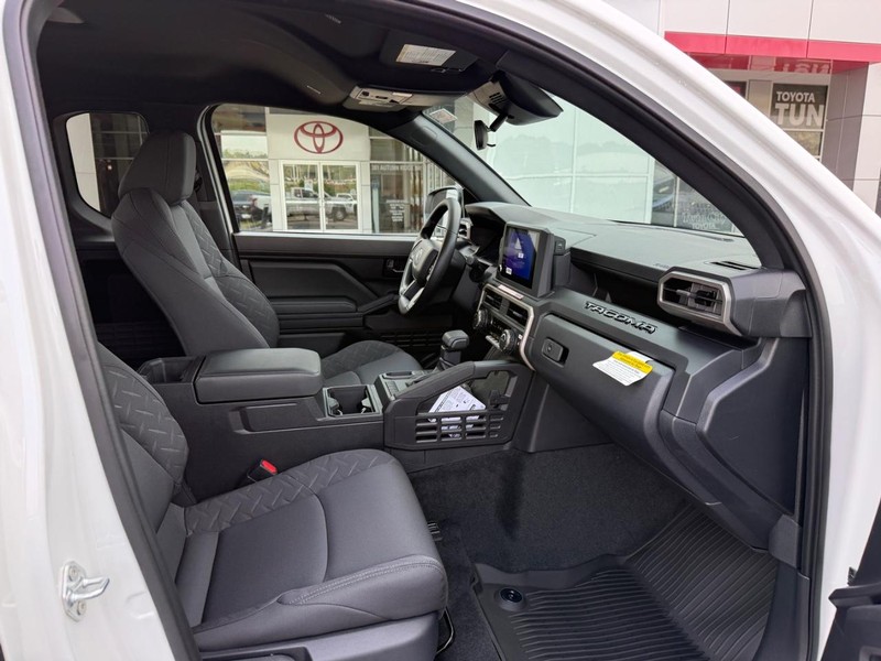 Toyota Tacoma 2WD Vehicle Image 5