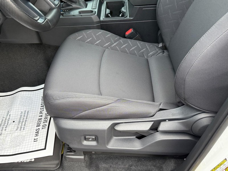 Toyota Tacoma 2WD Vehicle Image 8
