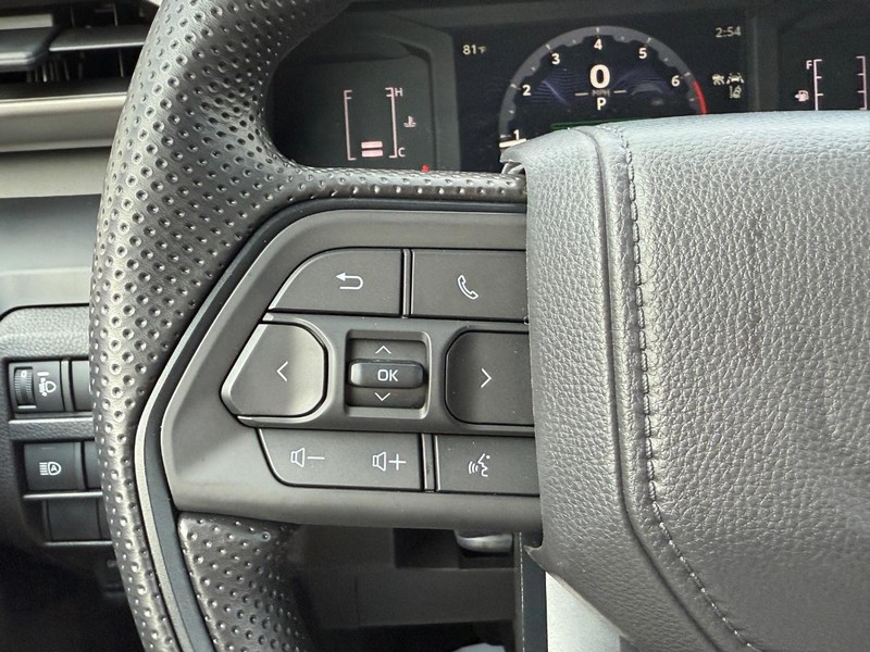 Toyota Tacoma 2WD Vehicle Image 9