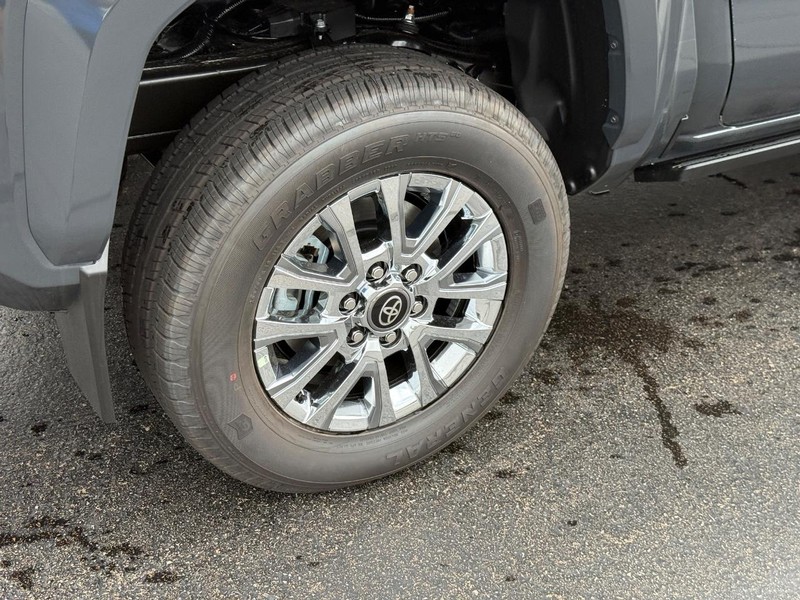 Toyota Tacoma 4WD Hybrid Vehicle Image 4