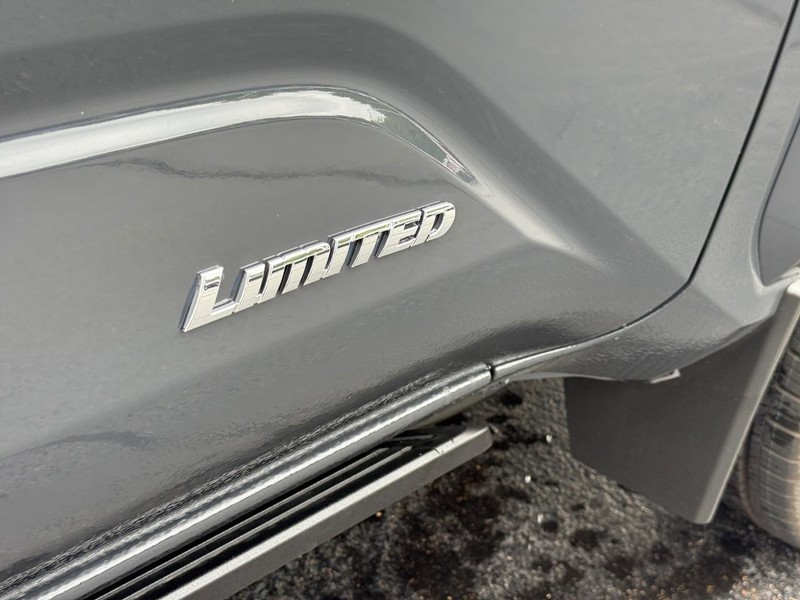 Toyota Tacoma 4WD Hybrid Vehicle Image 5