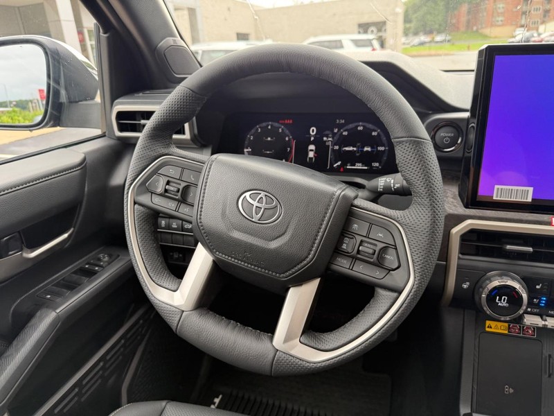 Toyota Tacoma 4WD Hybrid Vehicle Image 8
