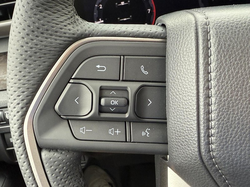 Toyota Tacoma 4WD Hybrid Vehicle Image 11