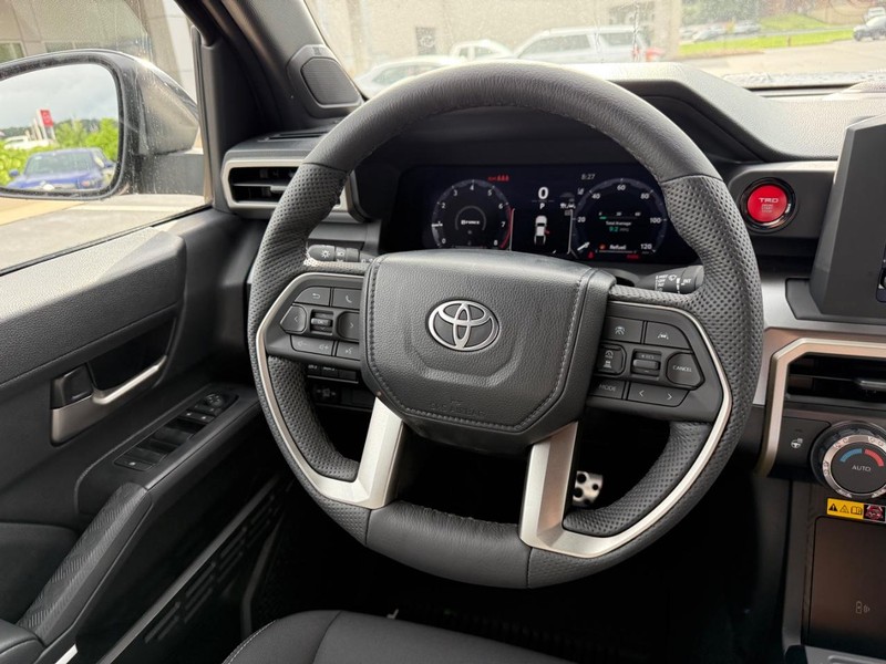 Toyota Tacoma 4WD Vehicle Image 8