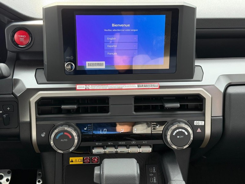 Toyota Tacoma 4WD Vehicle Image 9