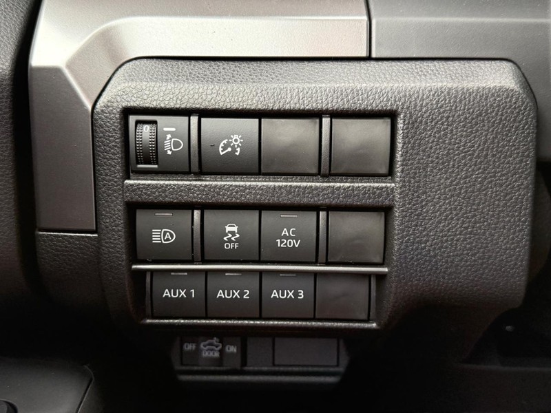Toyota Tacoma 4WD Vehicle Image 12