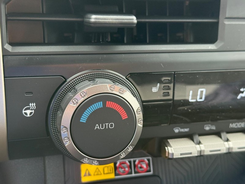 Toyota Tacoma 4WD Vehicle Image 17