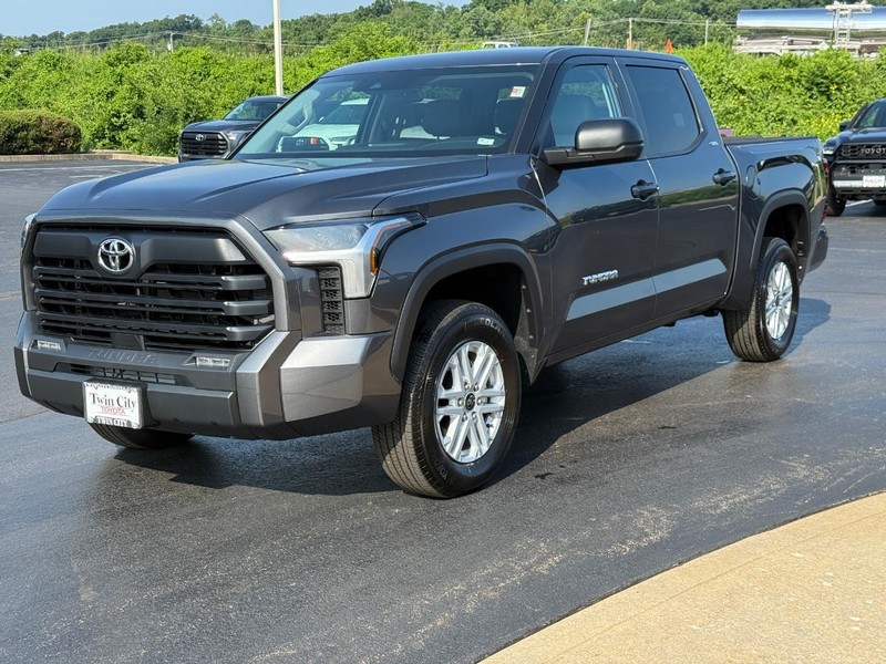 Toyota Tundra 4WD Vehicle Image 8