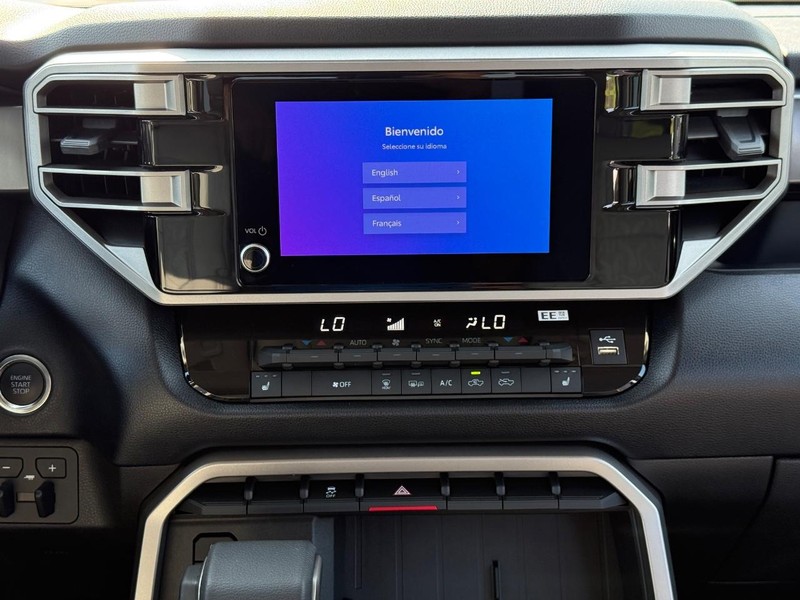 Toyota Tundra 4WD Vehicle Image 13