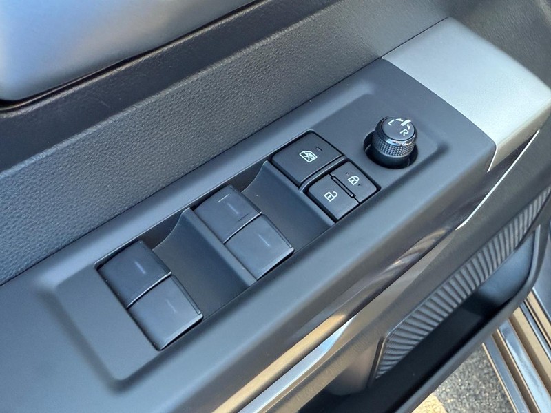 Toyota Tundra 4WD Vehicle Image 14