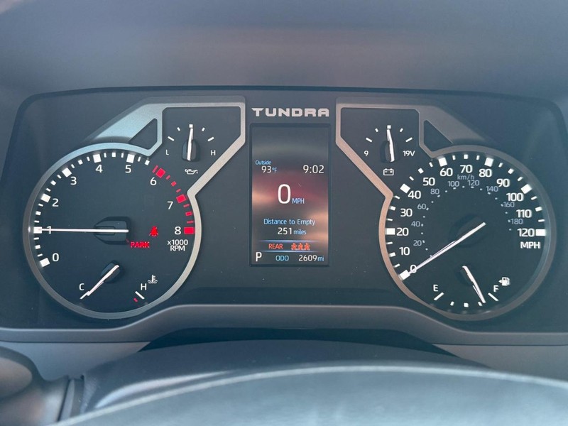 Toyota Tundra 4WD Vehicle Image 18