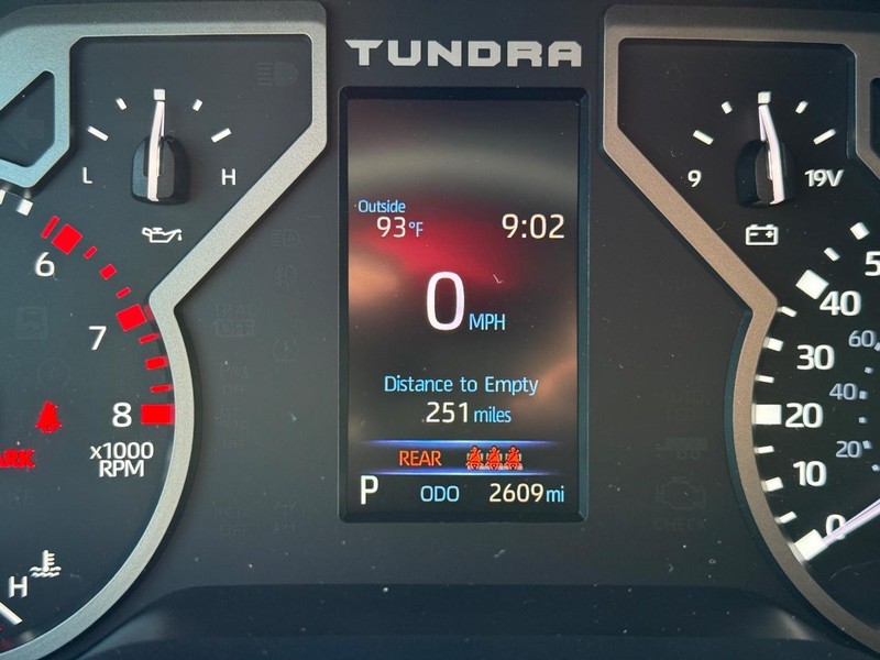 Toyota Tundra 4WD Vehicle Image 19