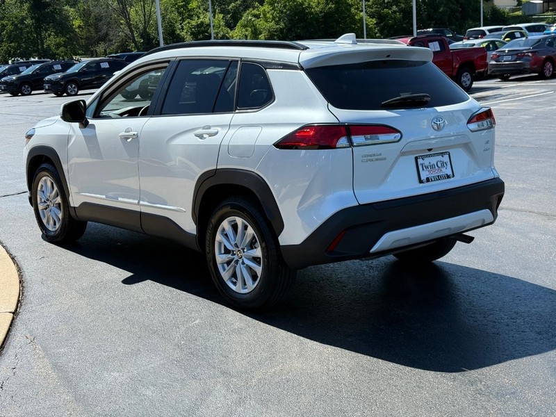 Toyota Corolla Cross Vehicle Image 6