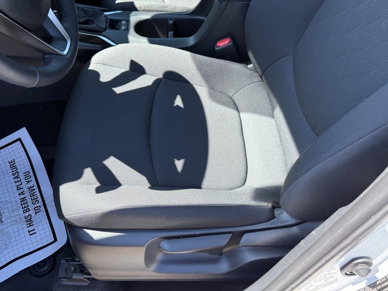 Toyota Corolla Cross Vehicle Image 16
