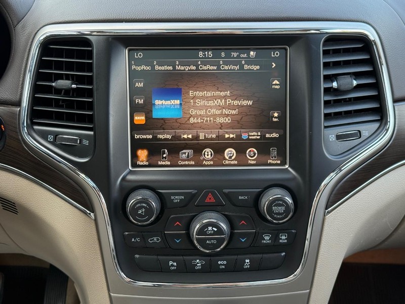 Jeep Grand Cherokee Vehicle Image 13