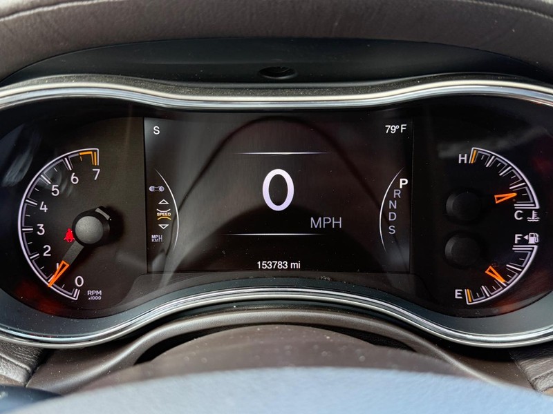 Jeep Grand Cherokee Vehicle Image 19