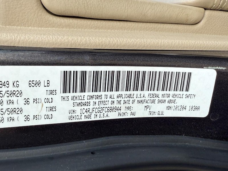 Jeep Grand Cherokee Vehicle Image 23