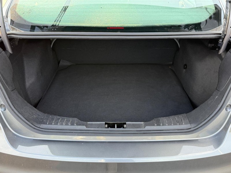 Ford Focus Vehicle Image 4