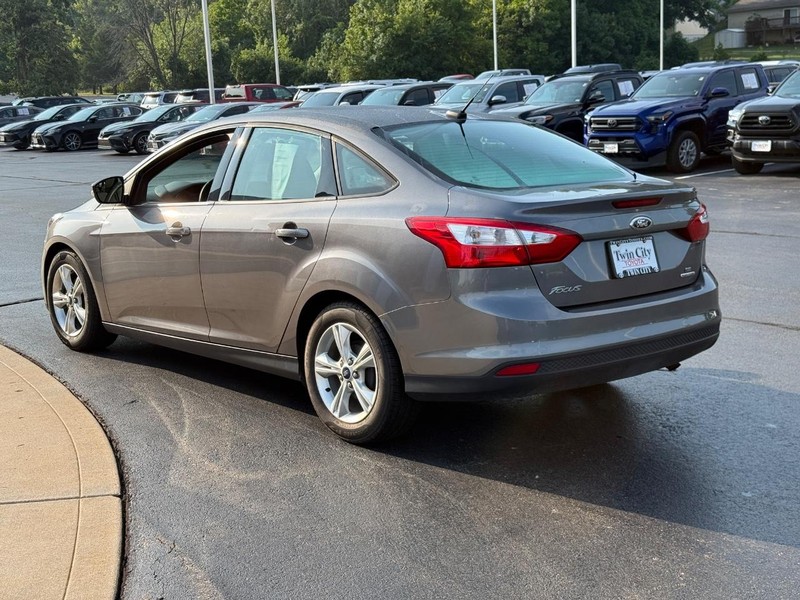 Ford Focus Vehicle Image 7