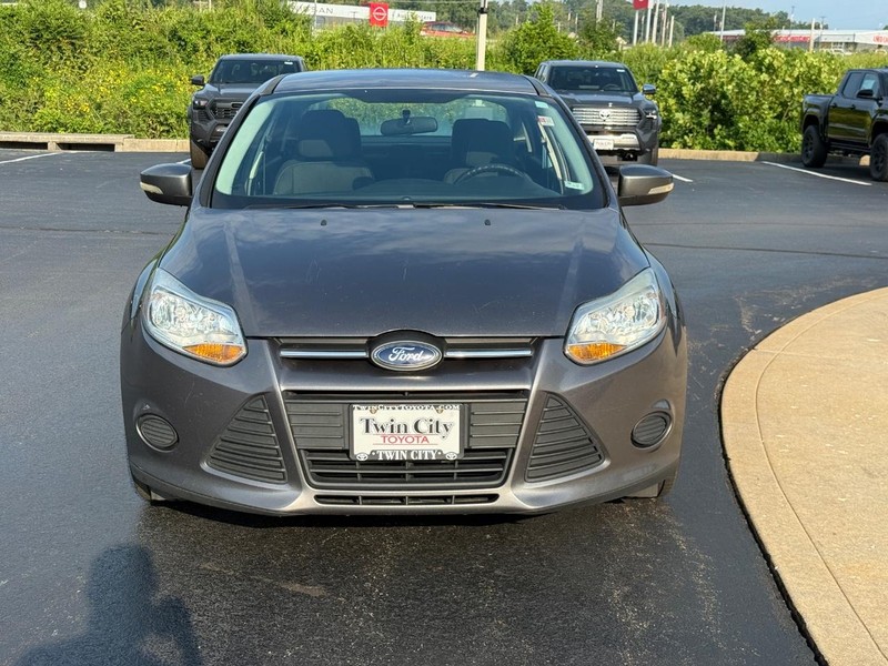 Ford Focus Vehicle Image 10