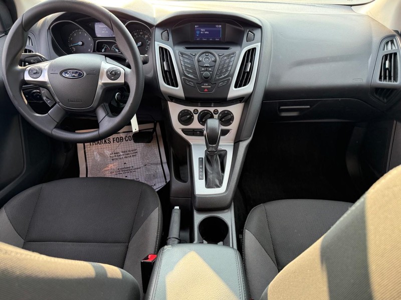 Ford Focus Vehicle Image 12