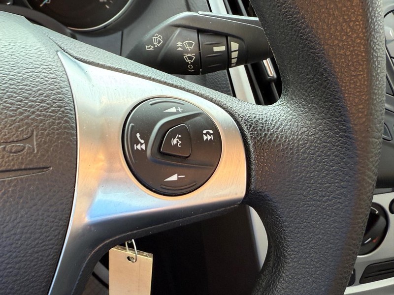 Ford Focus Vehicle Image 19