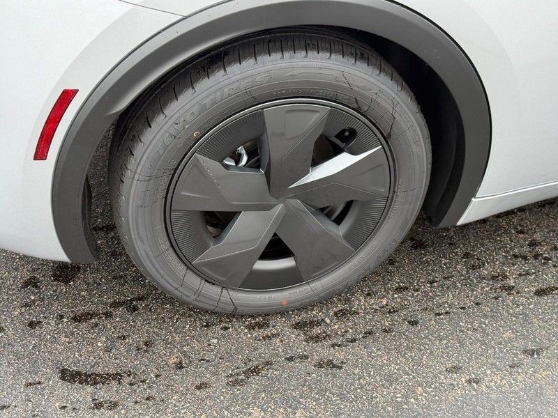 Toyota Prius Vehicle Image 4