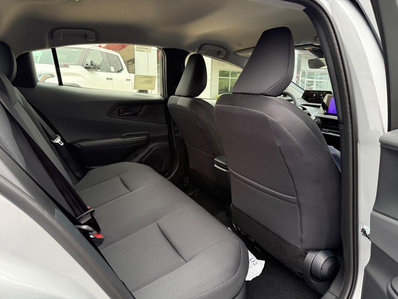 Toyota Prius Vehicle Image 5