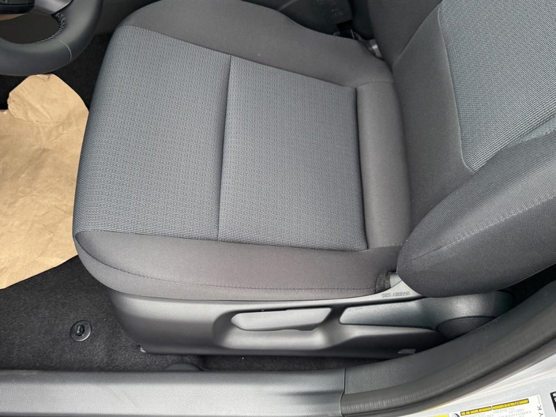 Toyota Prius Vehicle Image 10