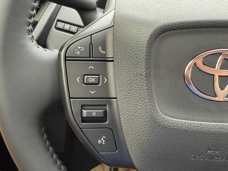Toyota Prius Vehicle Image 11