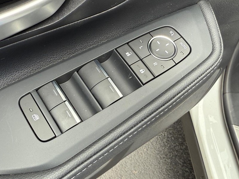 Toyota Grand Highlander Vehicle Image 11