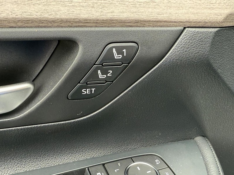 Toyota Grand Highlander Vehicle Image 12