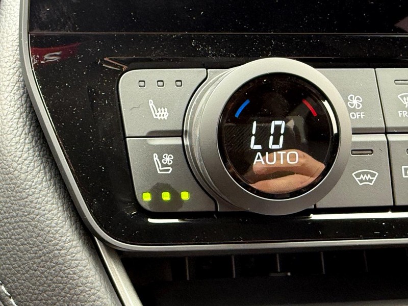 Toyota Grand Highlander Vehicle Image 18