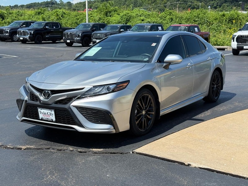 Toyota Camry Vehicle Image 9