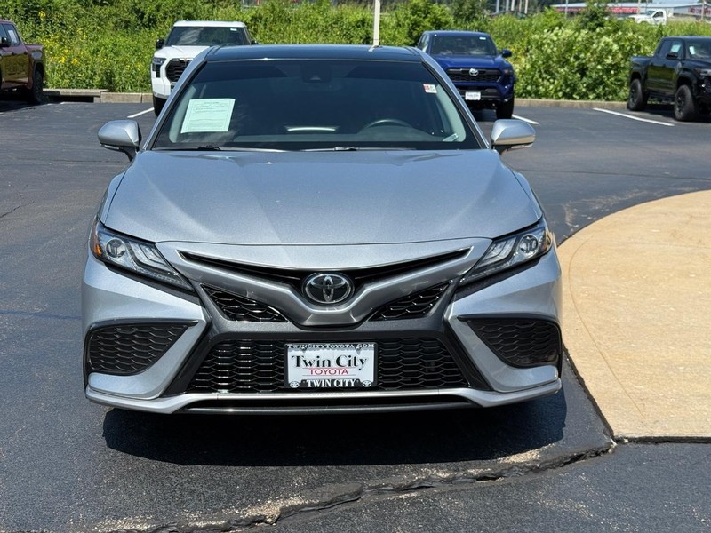 Toyota Camry Vehicle Image 10